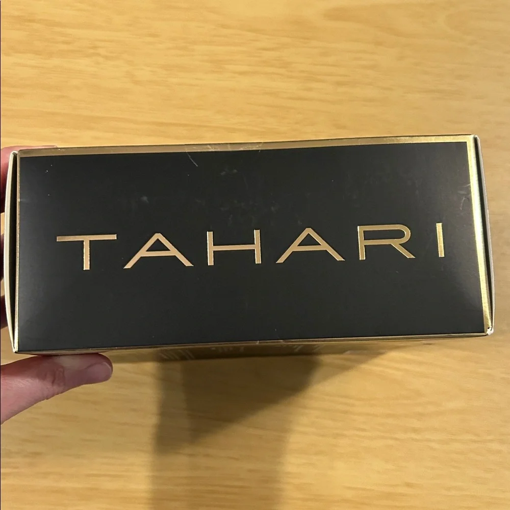 Tahari Black and White Bath Set with Gold Accents - Picture 4 of 4